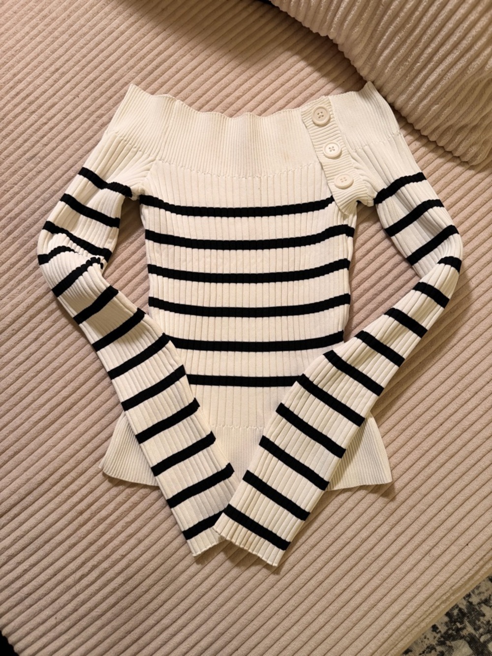 Urban Outfitters Cream & Black Off-the-Shoulder Ribbed top